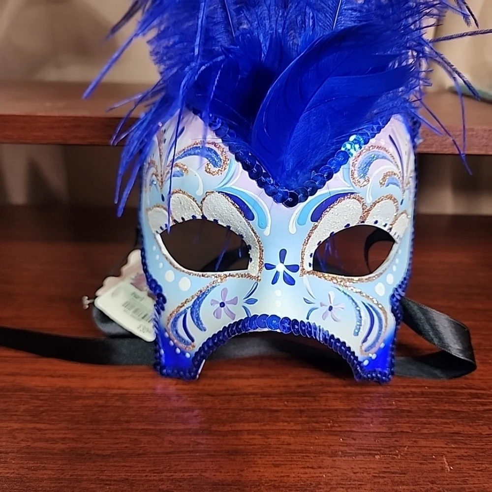 Pier 1 Italian Womens Masquerade Mask... signed 2013